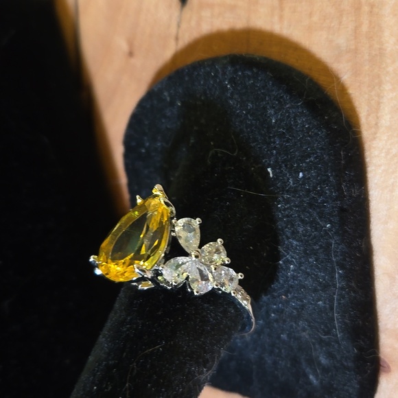 Citrine and white zircon ring, sz. 8, NWOT - Picture 3 of 8